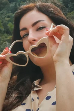 Lola Ramona Cat Eye Heart Shades In Creme>Vrouwen Zonnebrillen