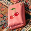 Banned Retro Cherry Pie Crossbody Telefoontasje In Koraalroze>Vrouwen Portemonnees