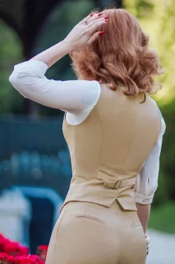 Glamour Bunny Business Babe Dianne Gilet In Beige><noscript><img width=