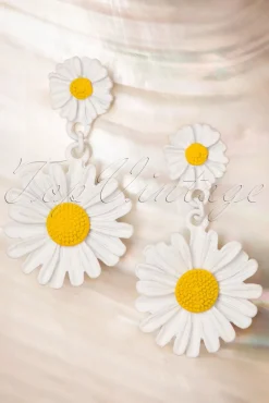 Topvintage Boutique Collection Friendly Wildflower Oorbellen In Wit><noscript><img width=