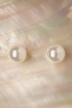 Topvintage Boutique Collection Kleine Parel Oorstekers In Ivoor>Vrouwen Sieraden